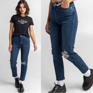 Levi's Wedgie Straight Women's Ripped Knee Jeans Size W 26 L 30 Button Fly